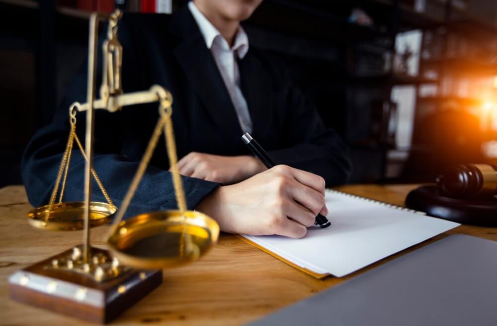 Những việc Luật sư cần làm khi tiếp cận hồ sơ vụ án bao gồm những việc gì?
